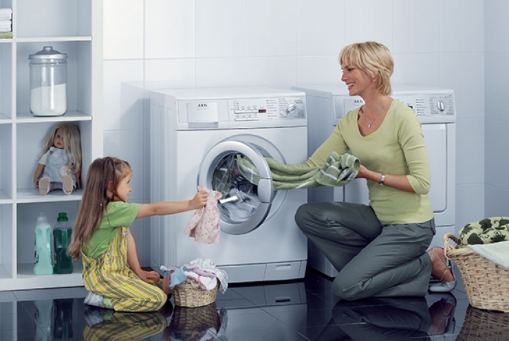 Cách vệ sinh máy giặt cửa trước